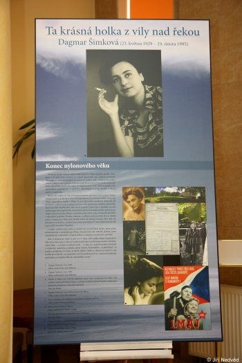 02-vystava-dagmar-simkova-2009-web.jpg 02-vystava-dagmar-simkova-2009-web.jpg