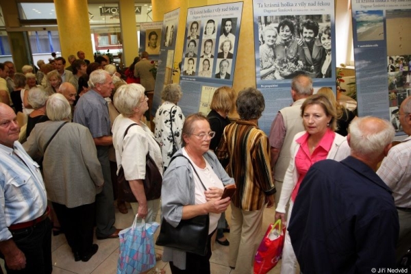 03-vystava-dagmar-simkova-2009-web.jpg 03-vystava-dagmar-simkova-2009-web.jpg