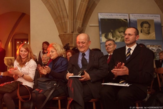 MT2010_IMG_7429_383-web.jpg MT2010_IMG_7429_383-web.jpg