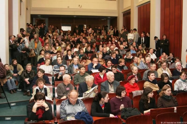 komentovane-promitani-doku-o-procesu-s-miladou-horakovou-650px.jpg komentovane-promitani-doku-o-procesu-s-miladou-horakovou-650px.jpg